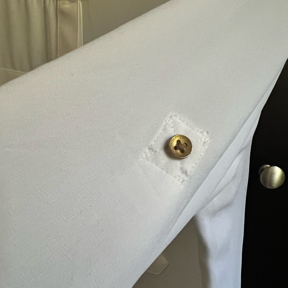 Banana Republic EUC Blouse - White w/Gold buttons - Picture 5 of 7